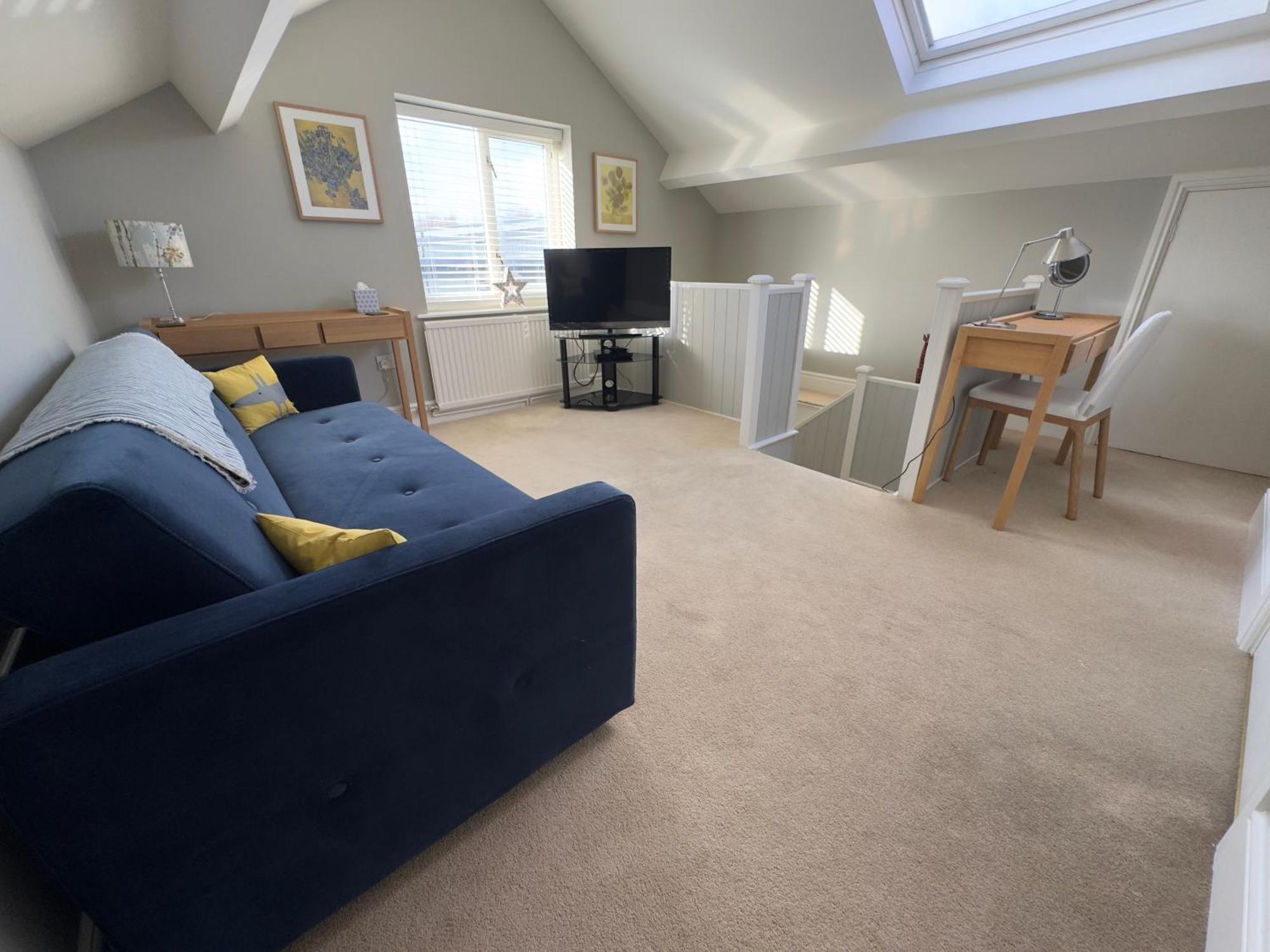 Vast, Elegant Home With Indoor Pool & Sauna Near Popular Golf Course Kington  Exterior photo